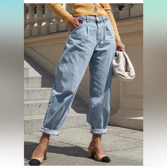 Women's Light Blue Boyfriend Jeans - Picture 6 of 15